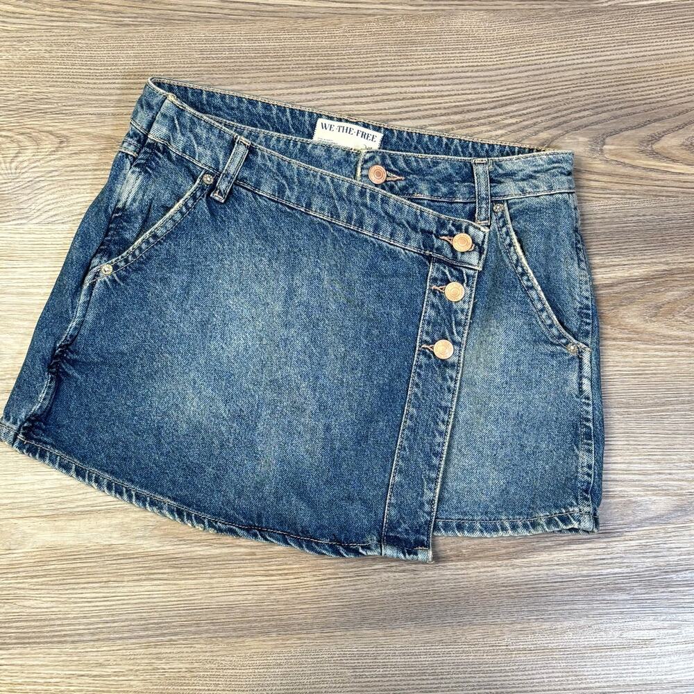 We The Free Women’s Denim Mini Skirt Size 27 Button Front Distressed Blue Jean
